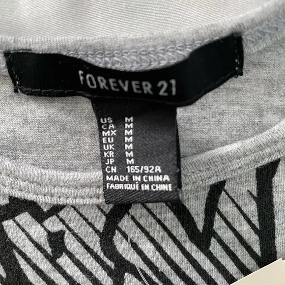 Forever 21 NWT Crop Top- Long Sleeve- Grey & Black Batman Inspired Size Medium - Picture 11 of 12